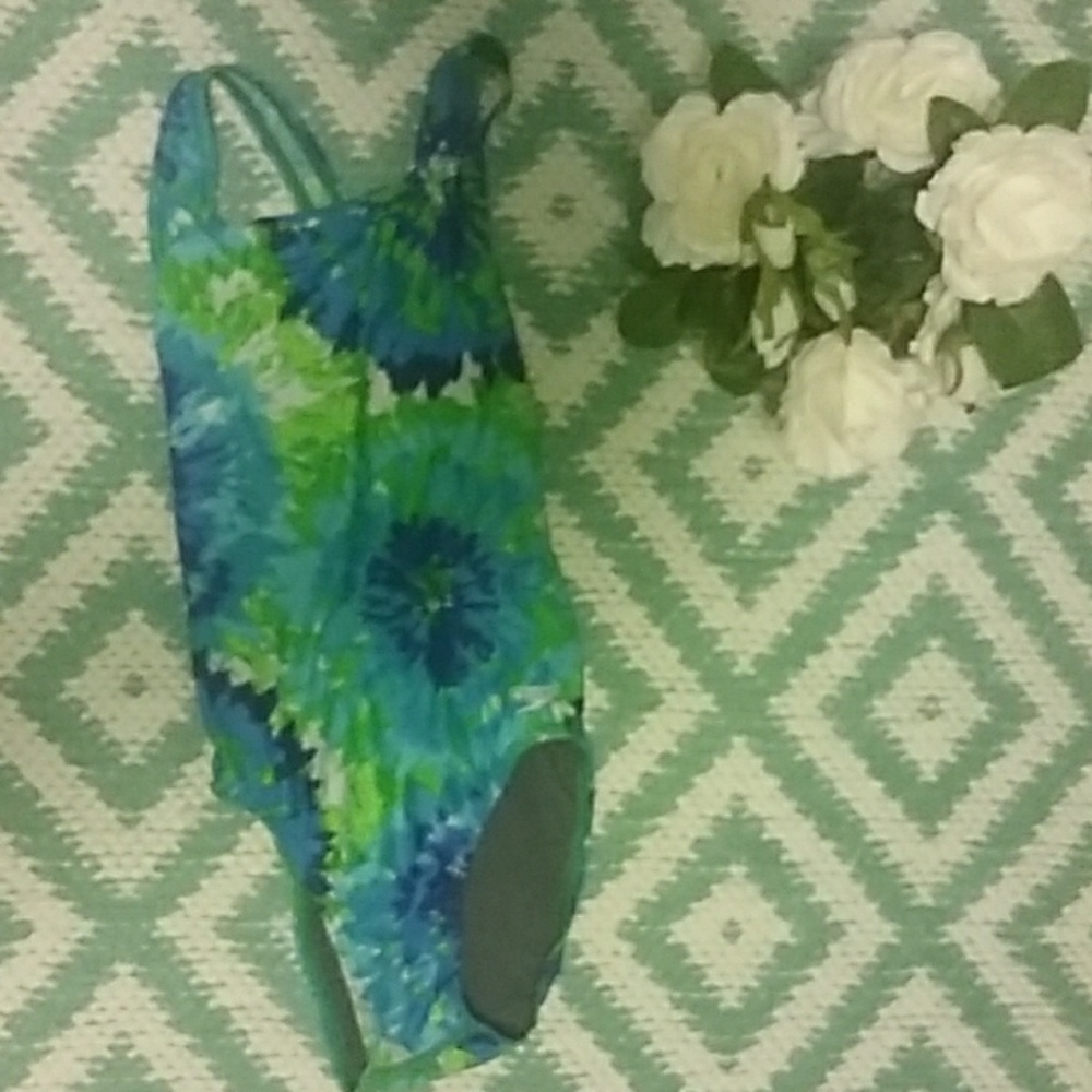 Girls speedo swimsuit